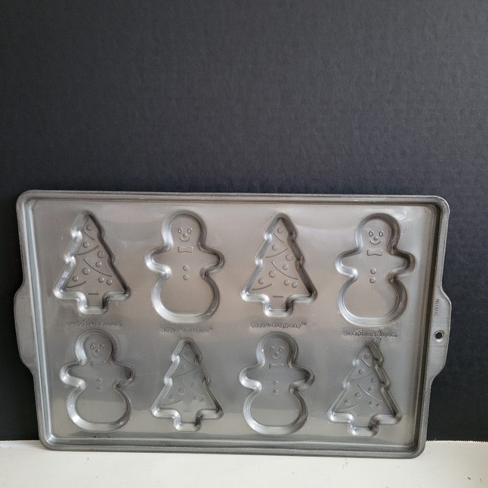 Ekco Secrets Nestlé Toll House Cookie Creations Cookie Sheet